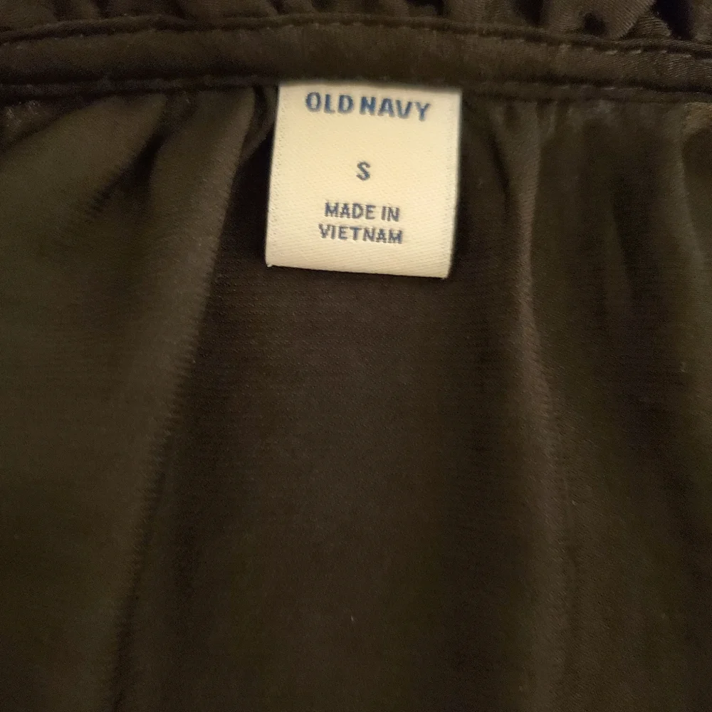 Old navy size small top - Picture 6 of 6
